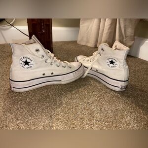 Converse Chuck Taylor Hightop Platform Sneaker